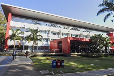 Edifício de laboratórios identificado no acervo anterior